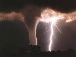 tornadolightning5.jpg